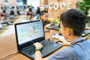 Trẻ em học lập trình - Studigo Education